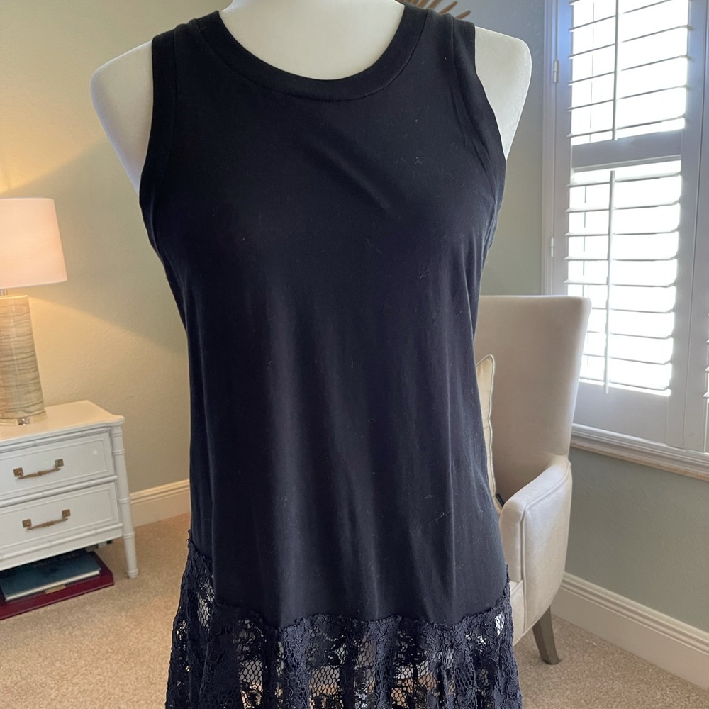 AG cotton and lace, asymmetrical hem